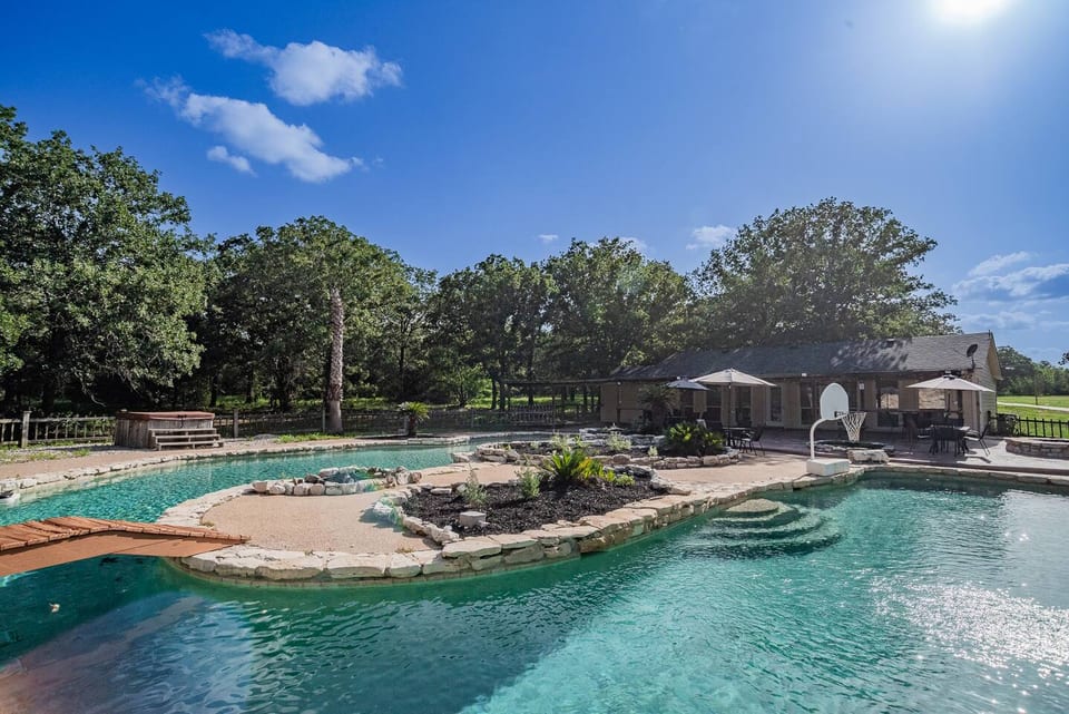 Lavender Gardens Resort - Luling
