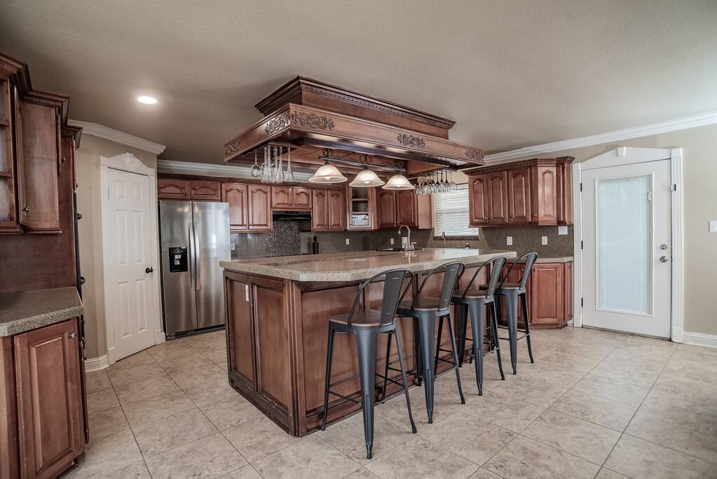 ranch-or-4-homes-or-pool-or-sleeps-40-holiday-home/