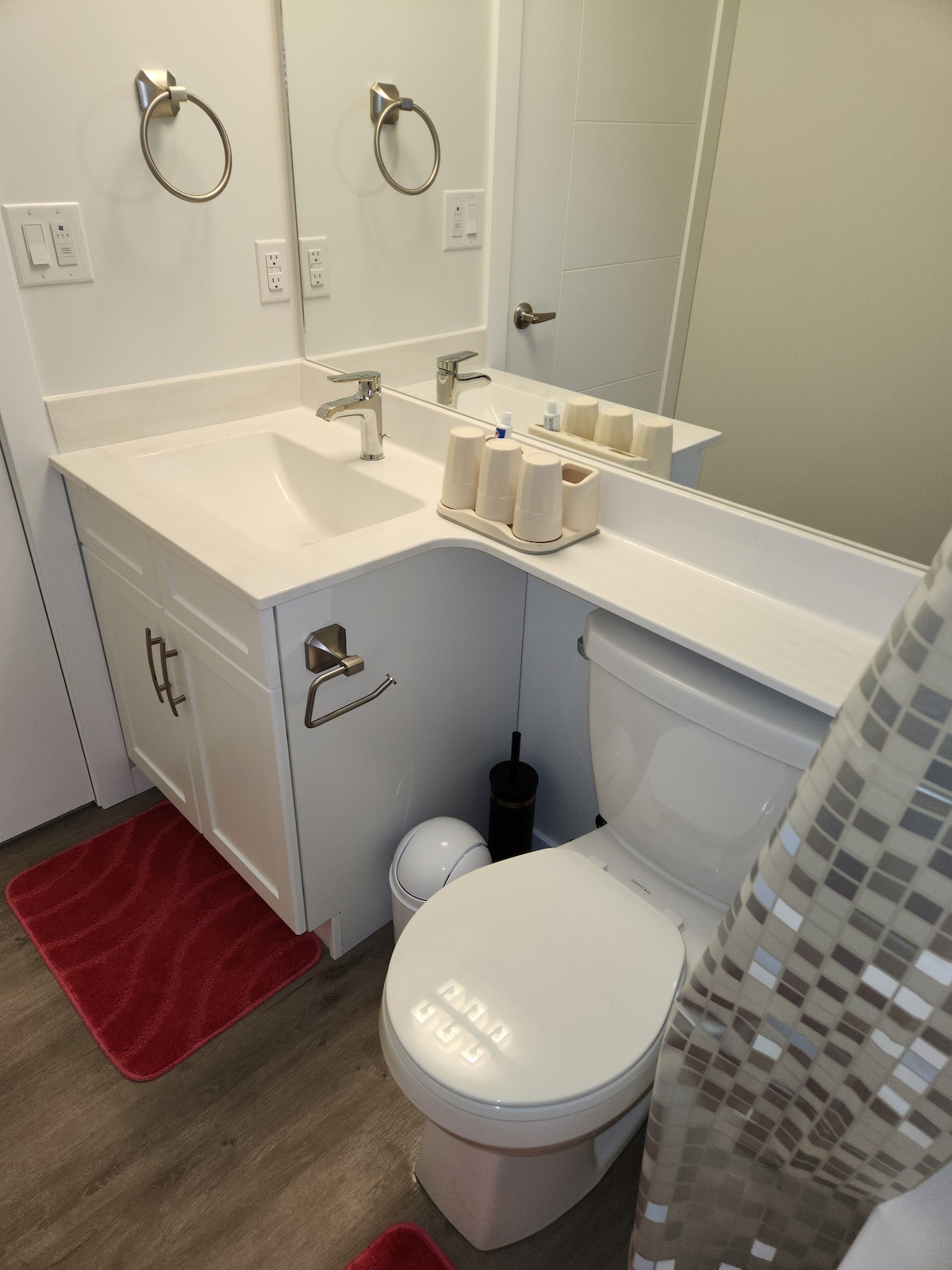 a-modern-and-homely-1-br-suite/