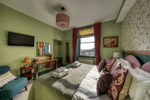Hill House 1 - Super king room w private bathroom