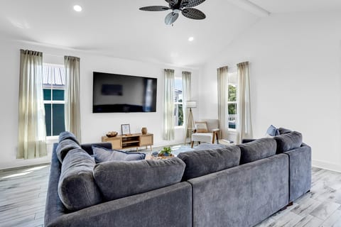 New home! 5BR, Beach Views, Game RM, 14ppl, 85inTV image 3