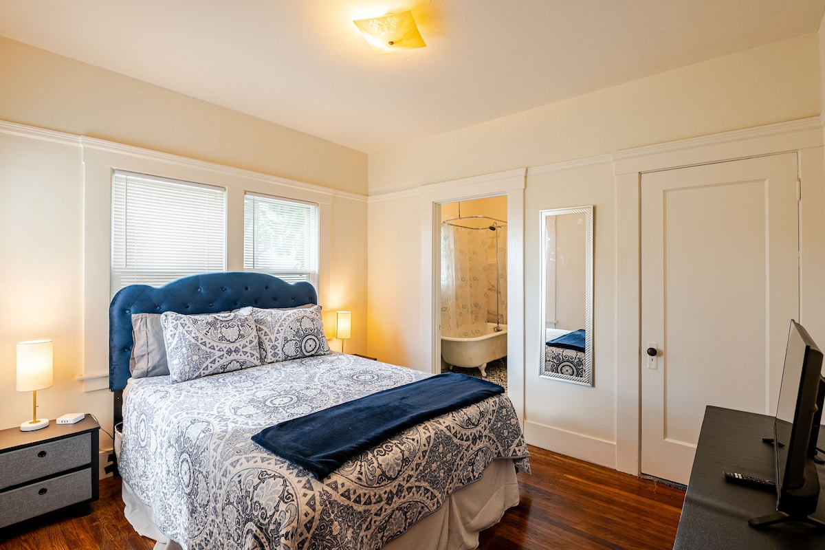 grand-heritage-:-your-generous-one-bedroom-retreat/