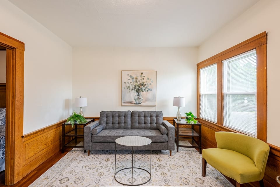 Comfortable Seating Sofa and two chairs. 55"  TV with Fire Stick loaded with Apps Ptime, Hulu, Netflix, YouTube  and IPTV.  Must use your personal login for Apps. IPTV offers over 3000 live Channels ,Over 20,000 movies and Streams
