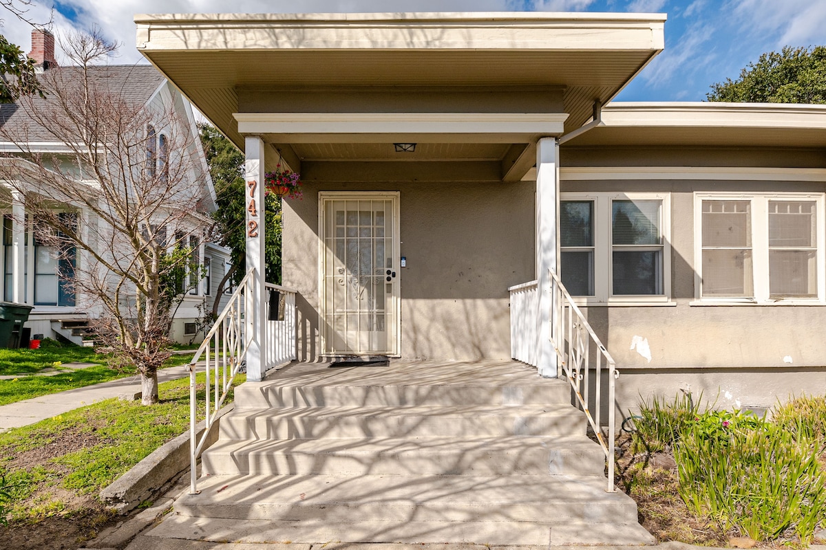 grand-heritage-:-your-generous-one-bedroom-retreat/