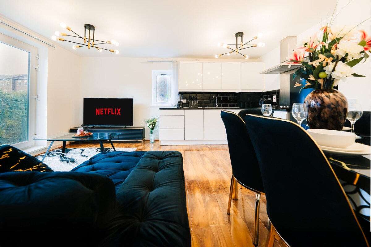 -15% LUX Woolwich Flat | 2 Stops to Canary Wharf image 1