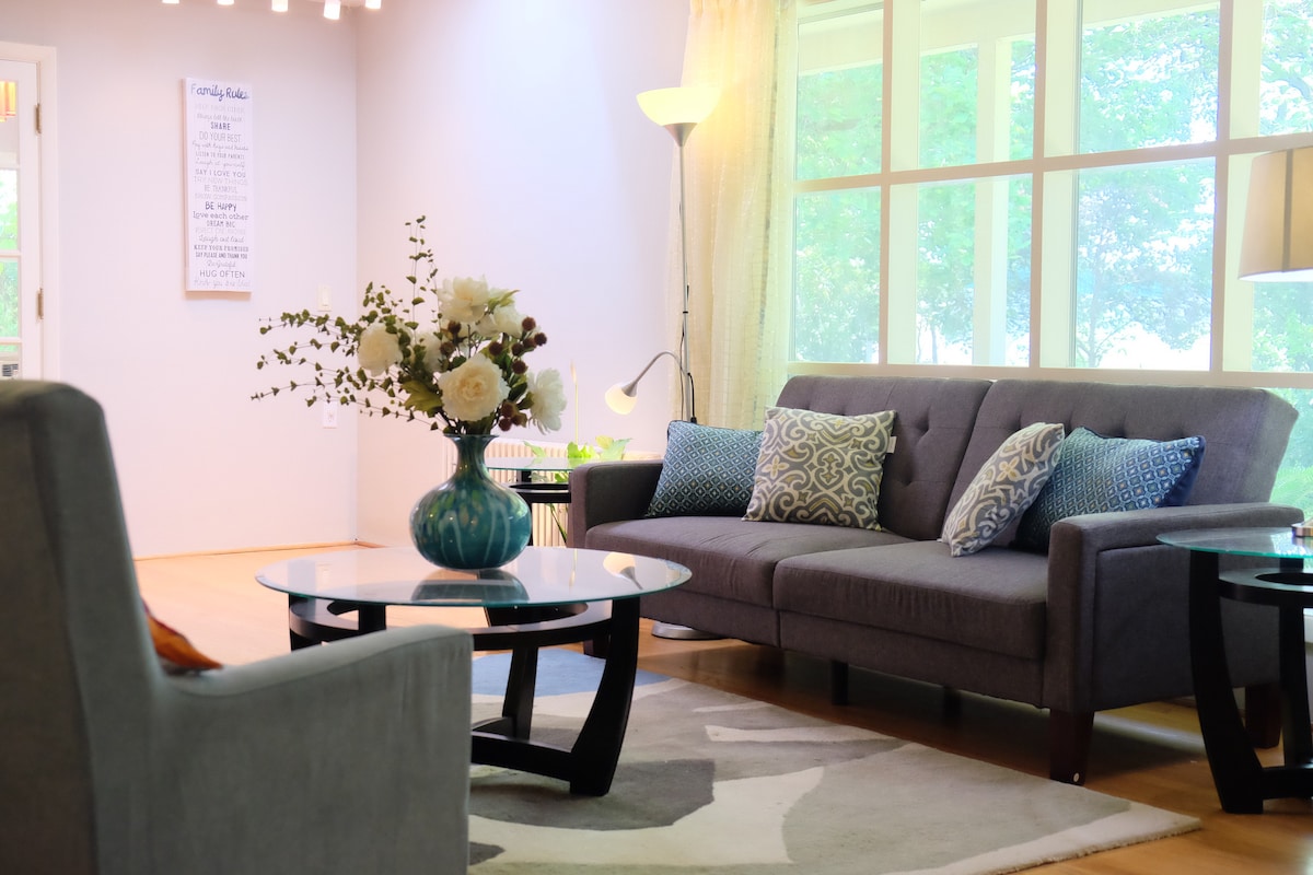 Two Bedrooms Portland Suburban with crib near PDX