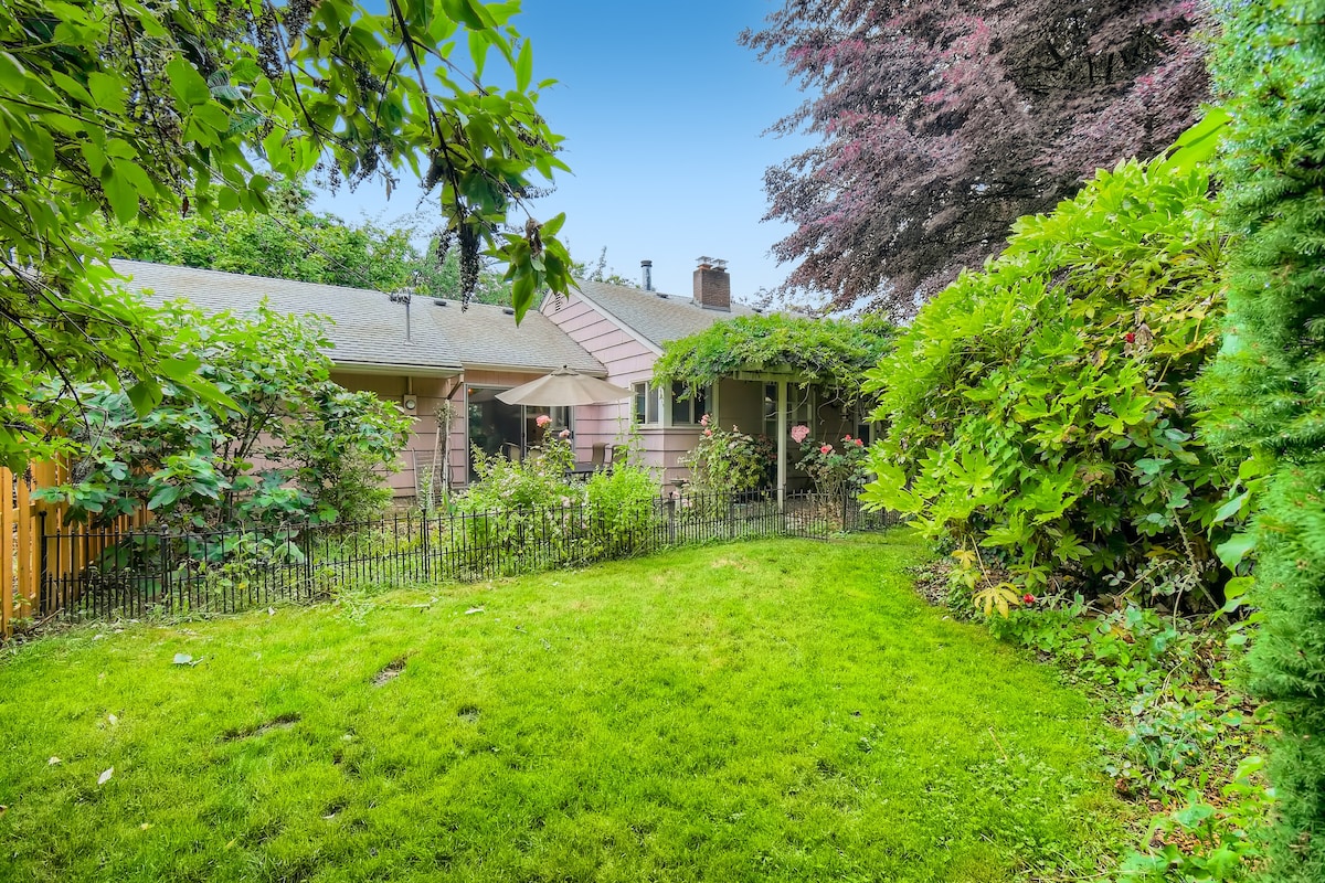 Outdoor sitting in fenced backyard Two Bedrooms Portland Suburban with crib near PDX