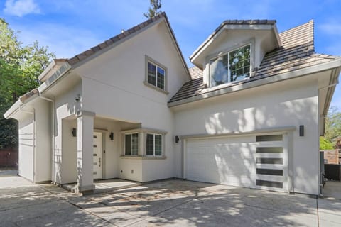 The Ayla Plan: 4BR/3.5BA, 2600 Sq Ft, Near Campus - Holiday Home