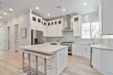 The Ayla Plan: 4BR/3.5BA, 2600 Sq Ft, Near Campus - Holiday Home