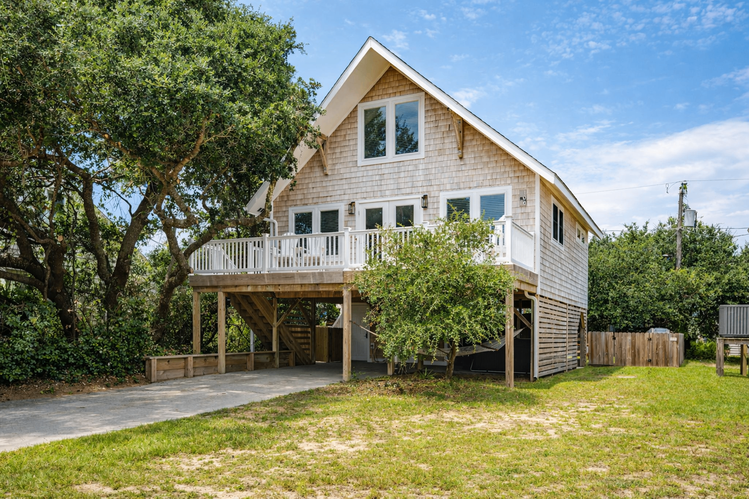 walk to beach, hot tub, fenced yard, ev charger
