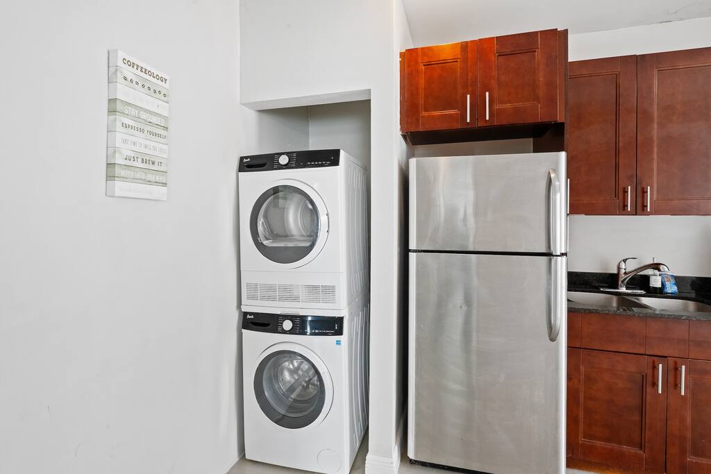 free-parking-and-wi-fi-or-5-minutes-to-miami-airport/