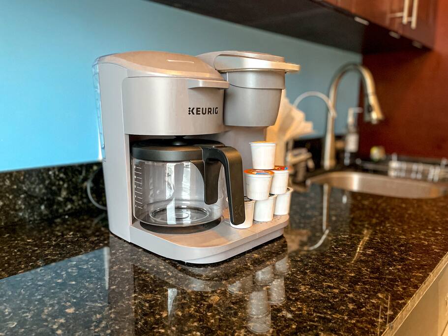 2-queen-beds-or-central-mia-or-free-wi-fi-+-parking/