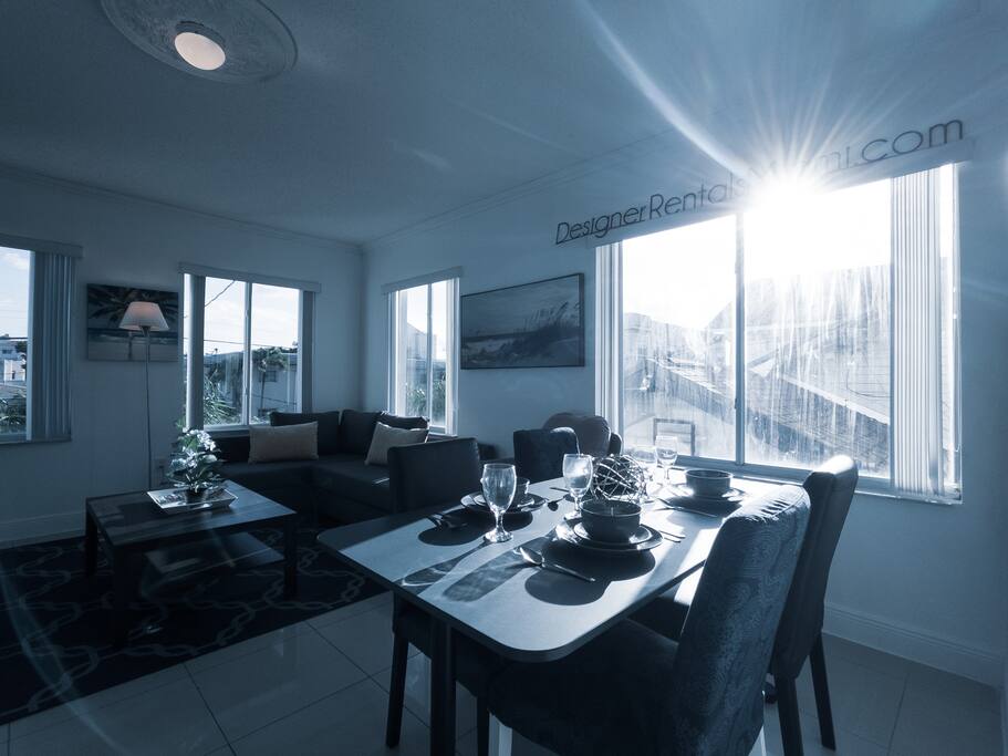 2-queen-beds-or-central-mia-or-free-wi-fi-+-parking/