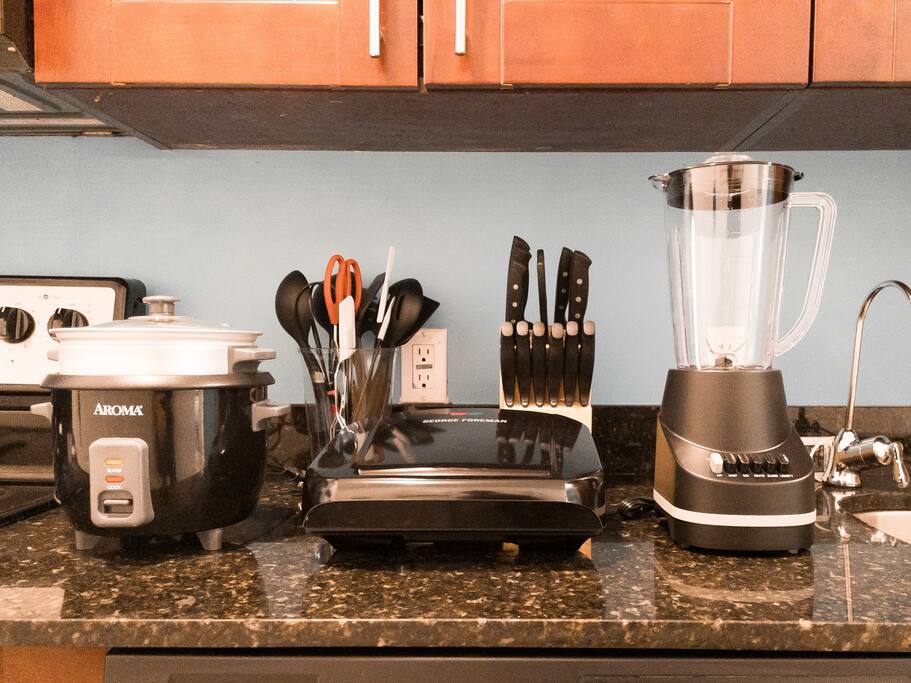 2-queen-beds-or-central-mia-or-free-wi-fi-+-parking/