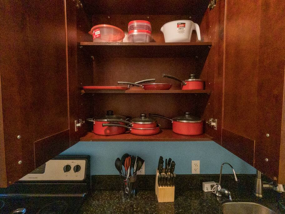 2-queen-beds-or-central-mia-or-free-wi-fi-+-parking/