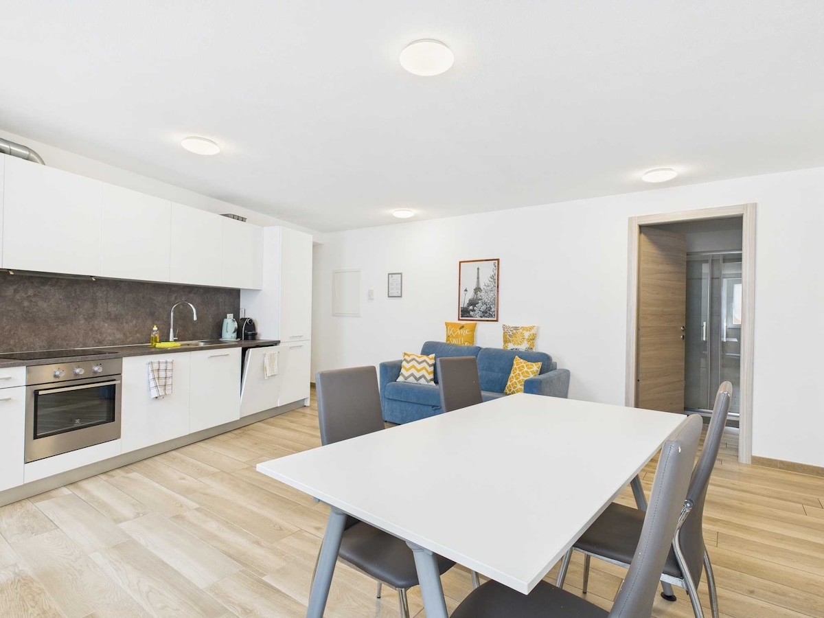 court-house-curio-in-the-green-malcantone/