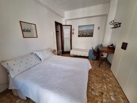 Room in triple configuration