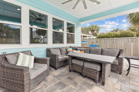 Comfortable seating in the lanai