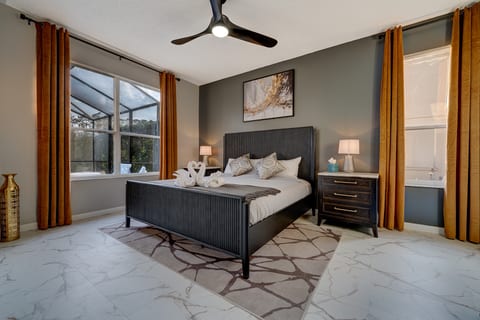 Elegant King Suite with Private Bath