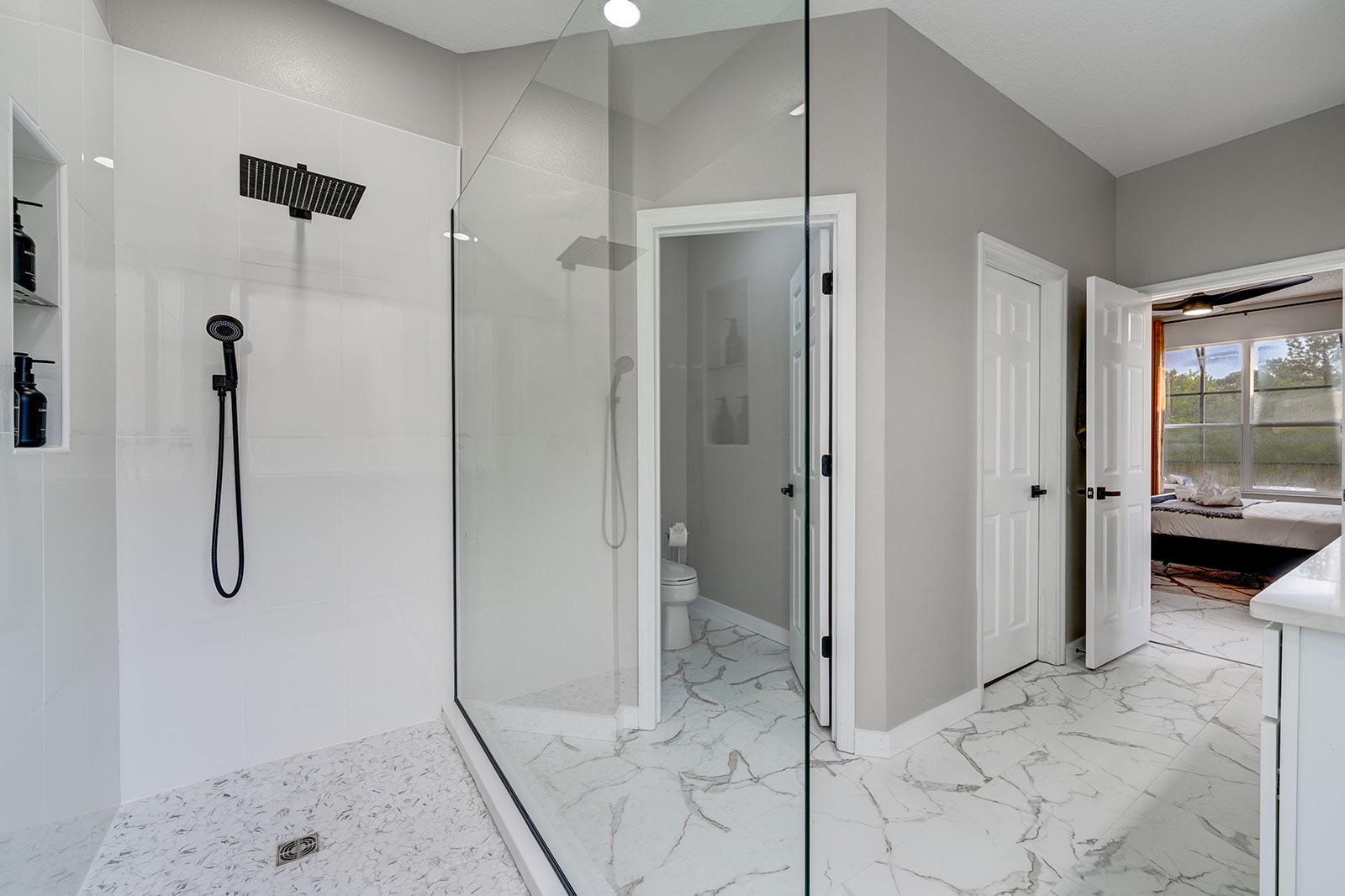 elegant-king-suite-with-private-bath/