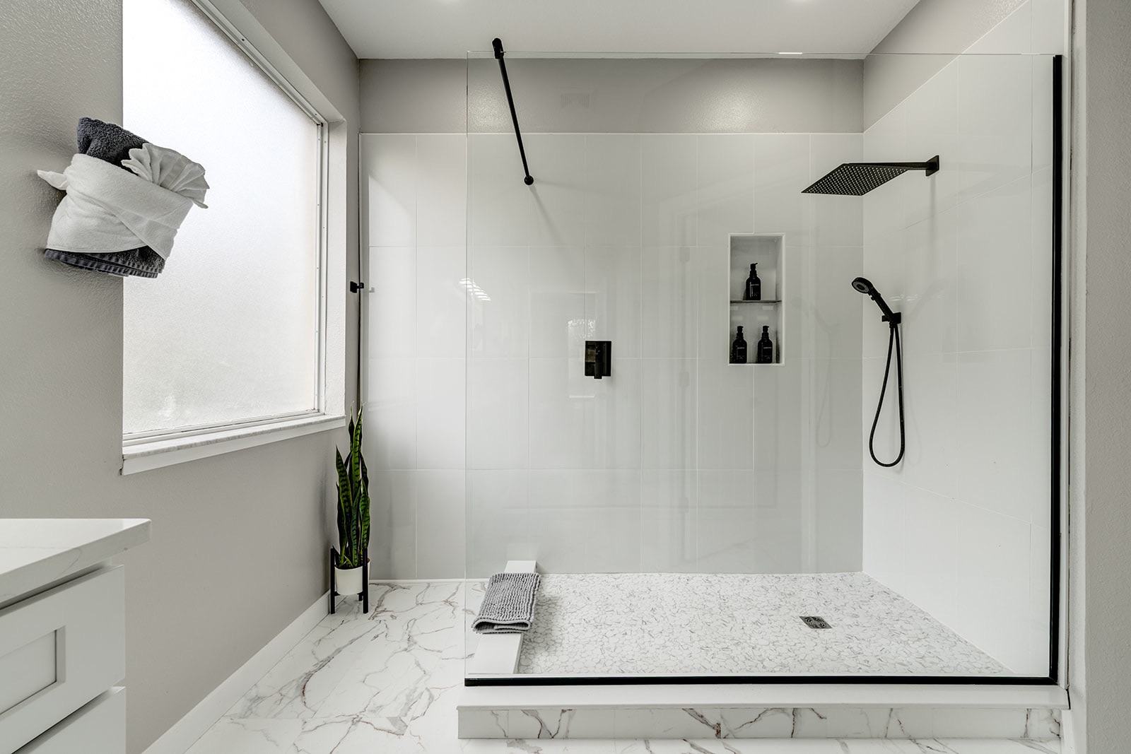 elegant-king-suite-with-private-bath/