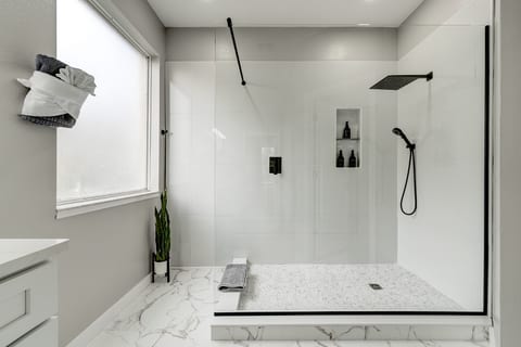 Elegant King Suite with Private Bath