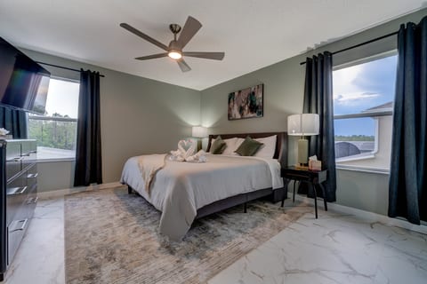 Serene King Suite with Private Bath