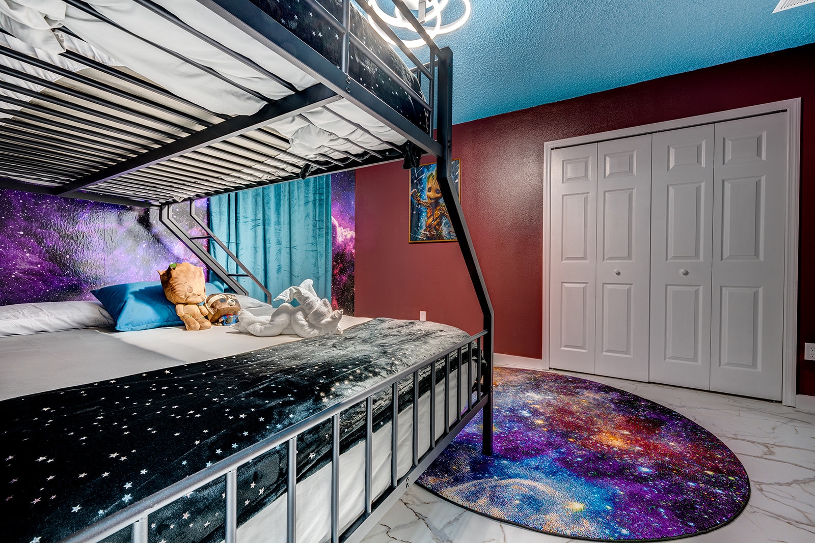 groot-galaxy-bunk-room-shared-bath/