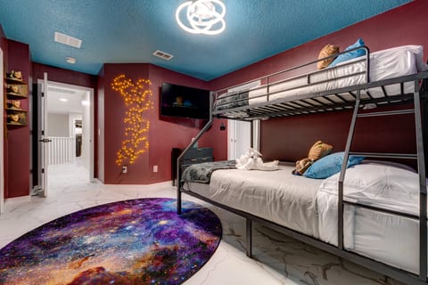 Groot Galaxy Bunk Room (Shared Bath)