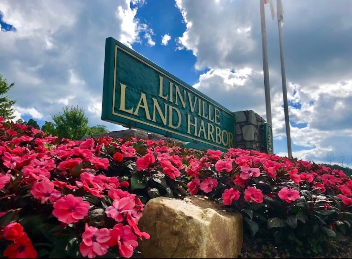 The Nook at High Crest - Newland