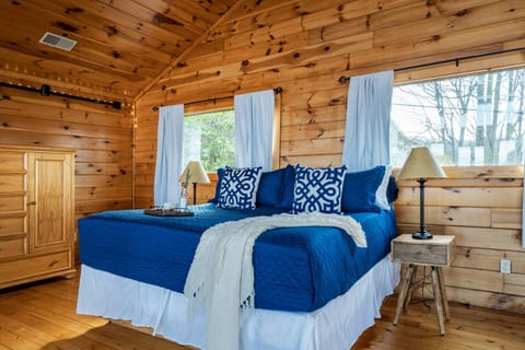 Nordic Haven - Unbelievable Glass Wall Views, Hot Tub, Pool Table, Game Room, Resort Access