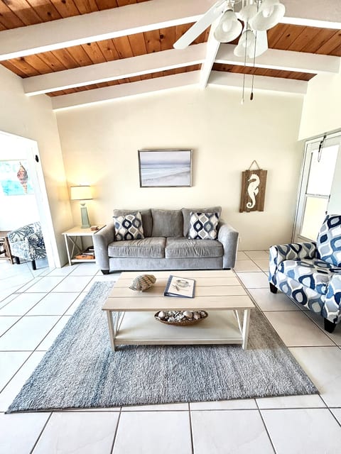 Casa Mar - Unit 12A 1 Bedroom 1 Bath Pool View