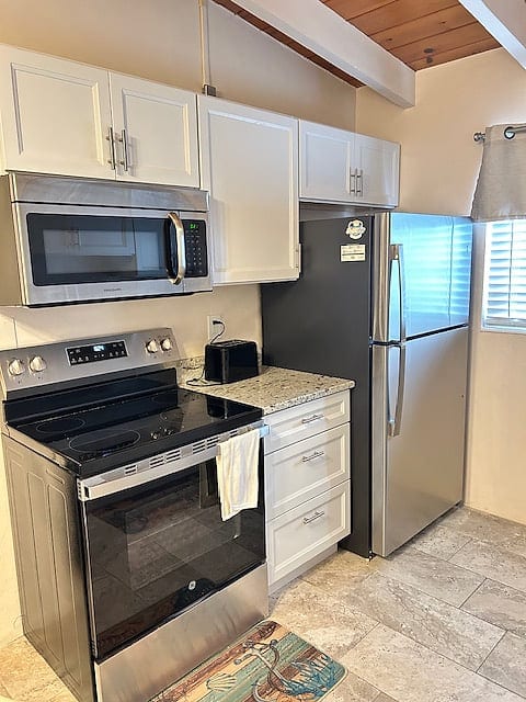 Casa Mar - Unit 26 1 Bedroom 1 Bath Pool View