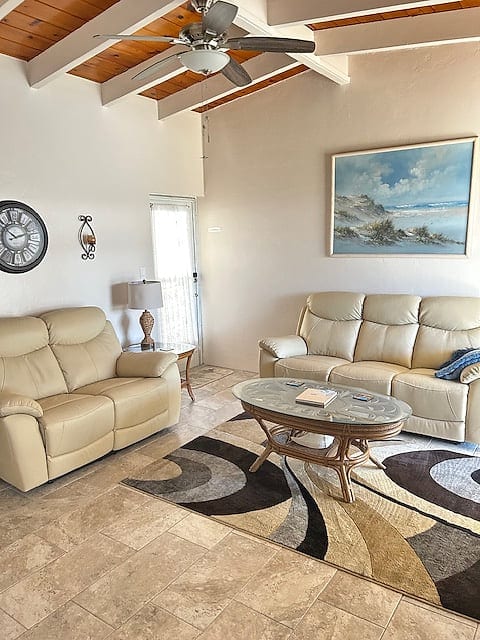 Casa Mar - Unit 26 1 Bedroom 1 Bath Pool View