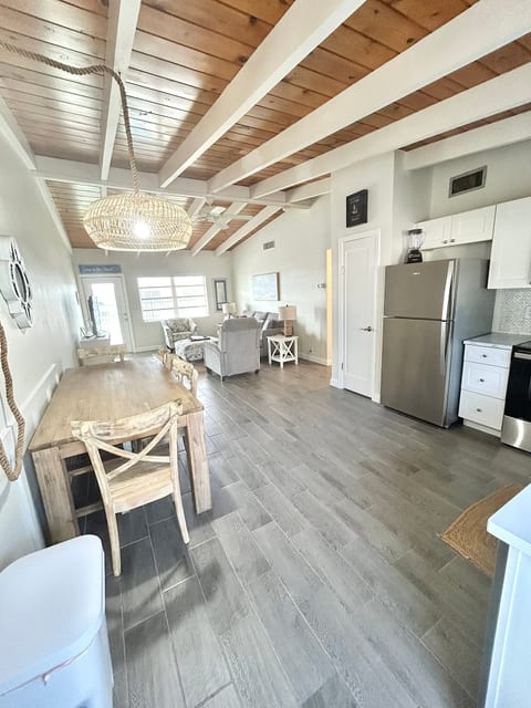 Casa Mar - Unit 31 ; 2 Bedroom 1.5 Bath Pool Side