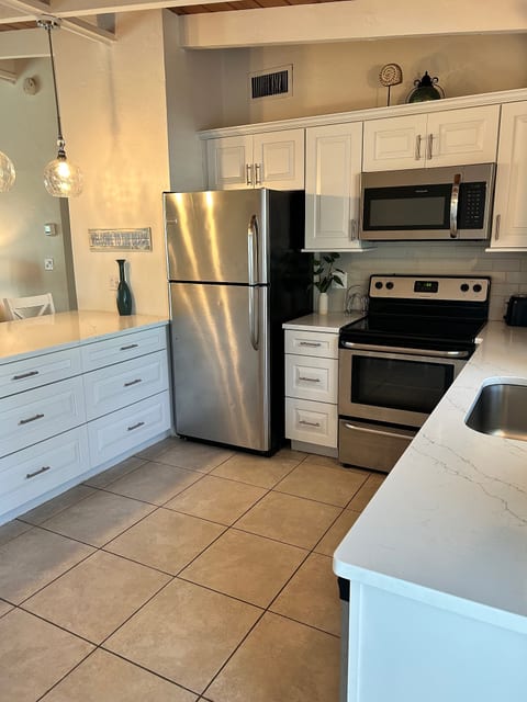 Casa Mar - Unit 33 ; 2 Bedroom 1.5 Bath Pool View