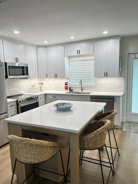 Casa Mar - Unit 35 ; 2 Bedroom 2 Bath Beach Front