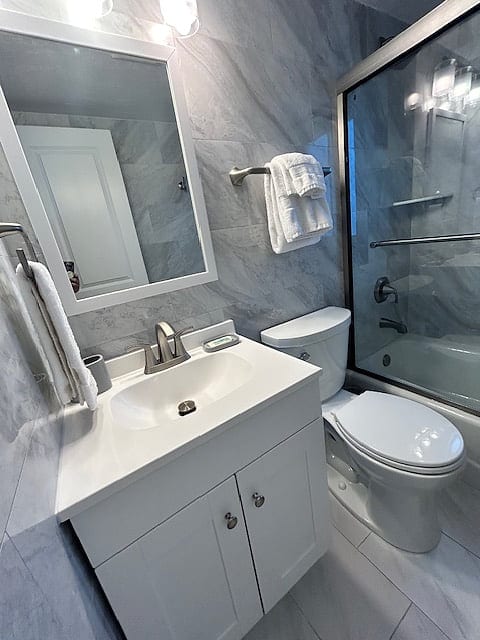 Casa Mar - Unit 37 ; 2 Bedroom 2 Bath Beach Front