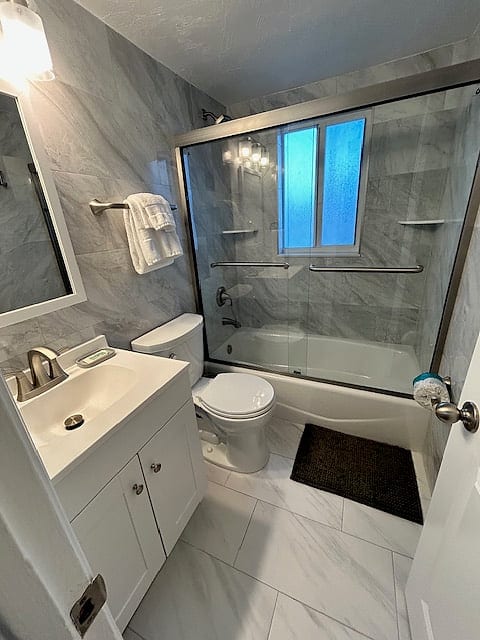 Casa Mar - Unit 37 ; 2 Bedroom 2 Bath Beach Front