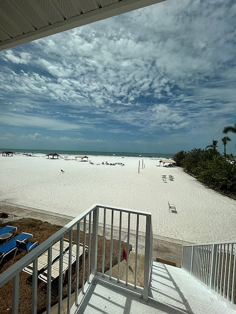 Casa Mar - Unit 37 ; 2 Bedroom 2 Bath Beach Front