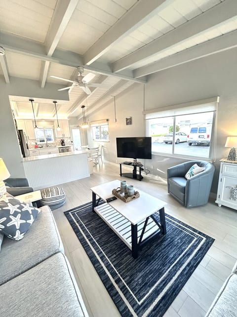 Casa Mar - Unit 43 ; 2 Bdrm Close to Beach