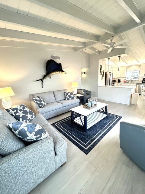 Casa Mar - Unit 43 ; 2 Bdrm Close to Beach