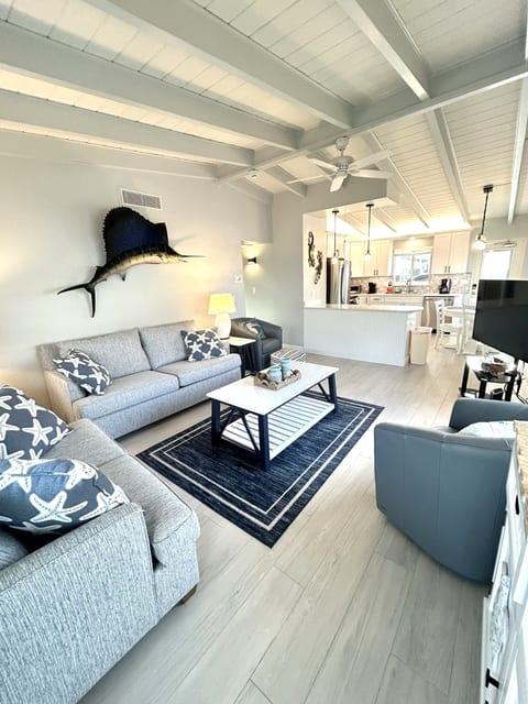 Casa Mar - Unit 43 ; 2 Bdrm Close to Beach