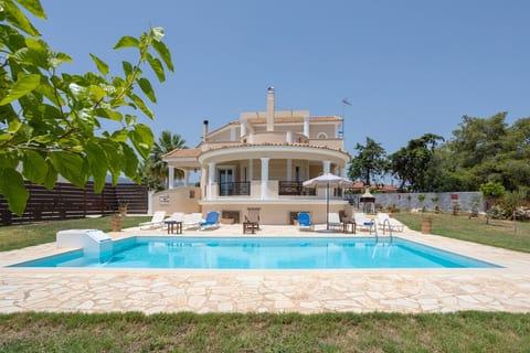 Buena Vista Villa -5 bedrooms, private pool, views image 4
