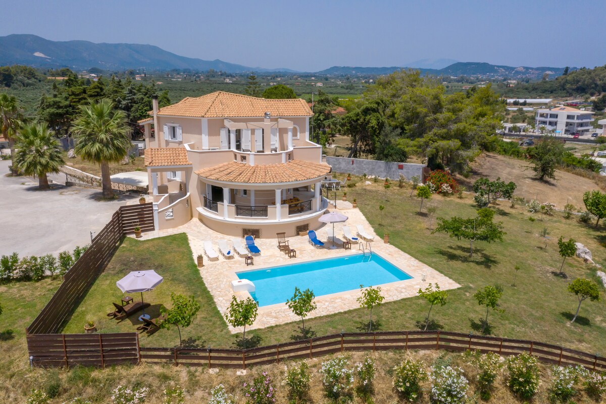 buena-vista-villa-5-bedrooms-with-private-pool/