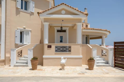 Buena Vista Villa -5 bedrooms, private pool, views image 3