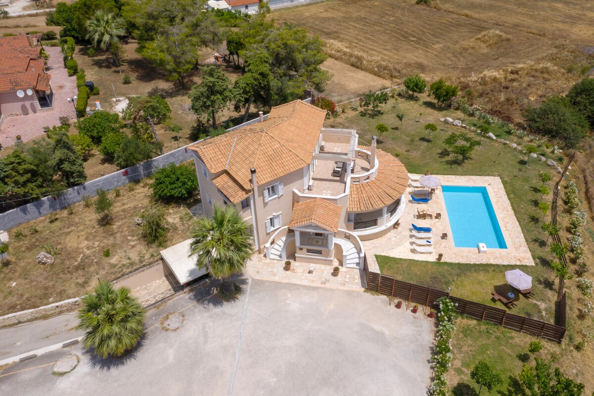 buena-vista-villa-5-bedrooms-with-private-pool/