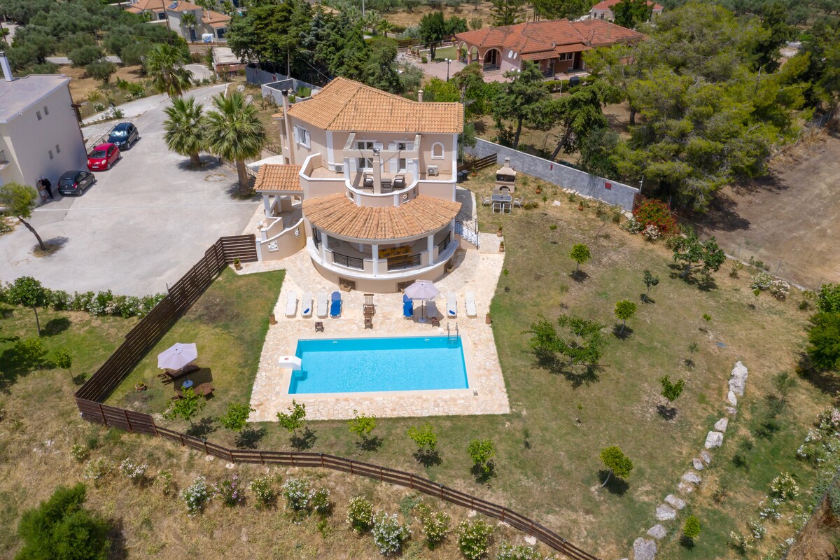 buena-vista-villa-5-bedrooms-with-private-pool/