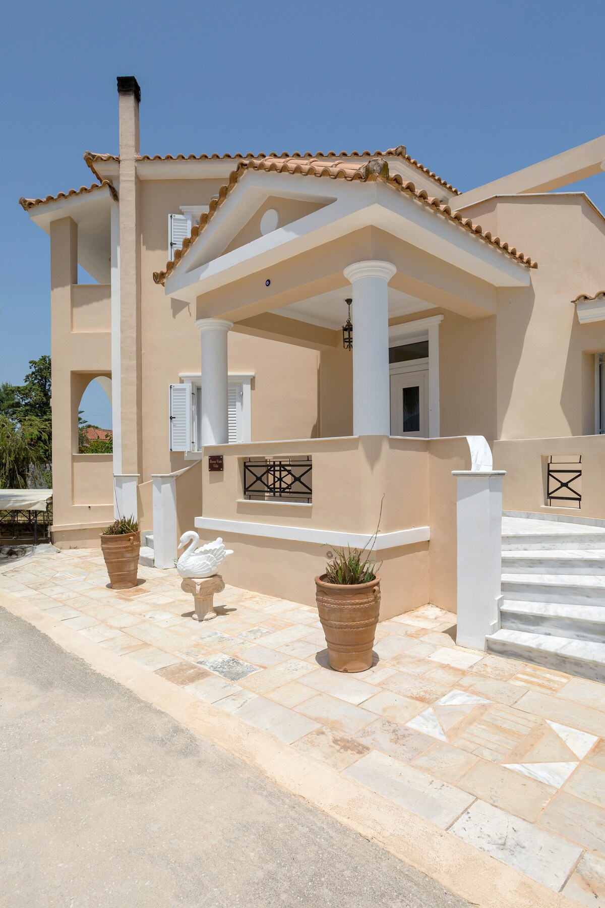 buena-vista-villa-5-bedrooms-with-private-pool/
