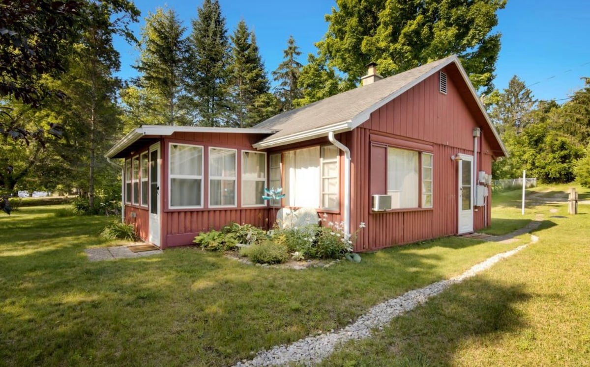Peaceful Waterfront Cabin image 1